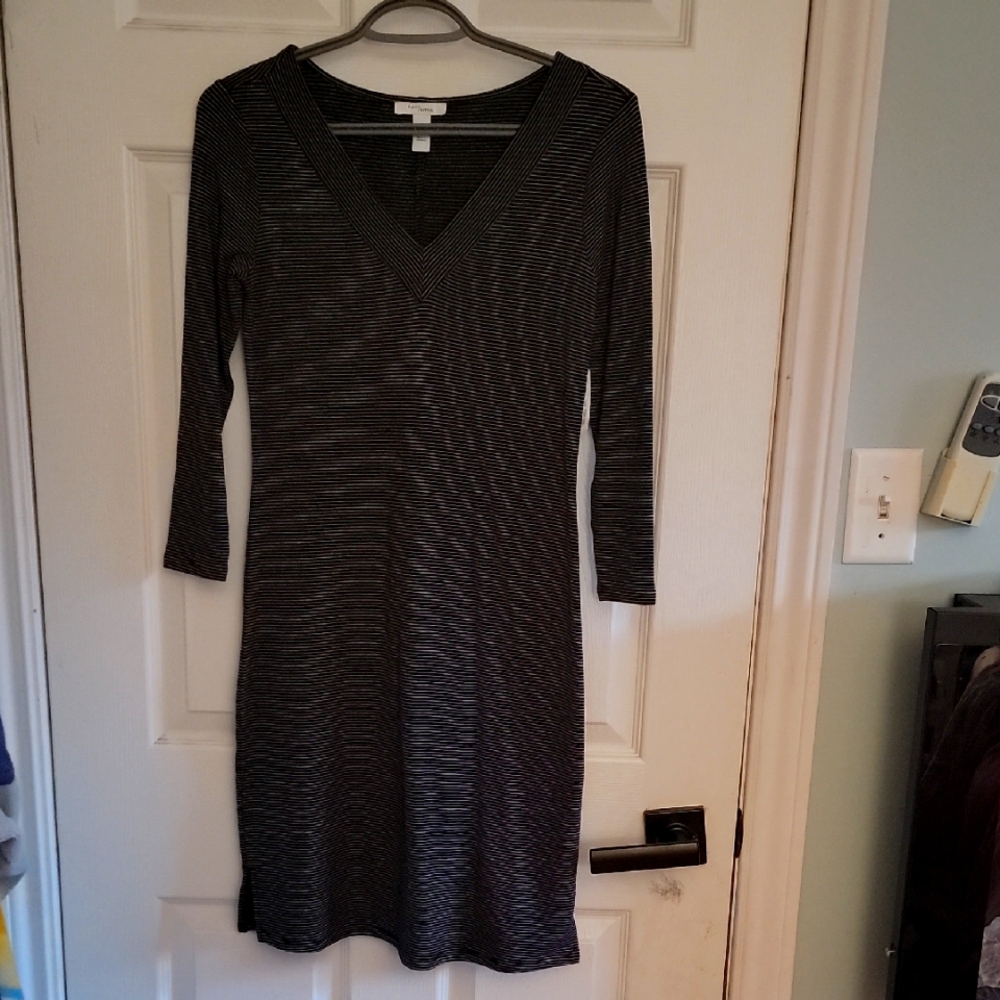 Daily Ritual Black and Gray Long Sleeve V-Neck Dress
